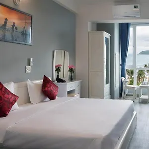Отель Montana Hotel